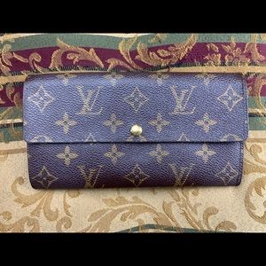 Authentic Louis Vuitton Sarah Wallet